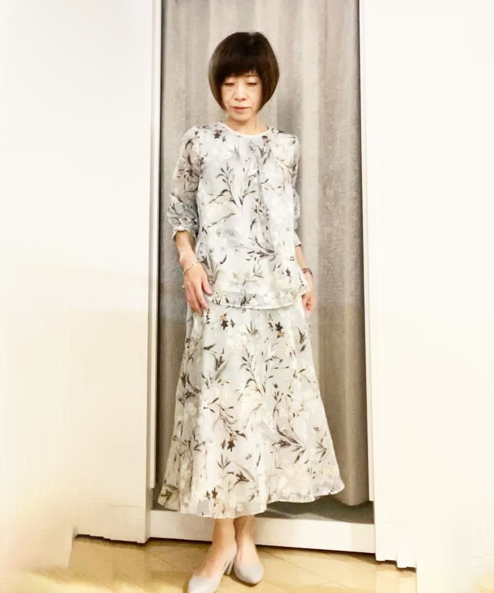 一枚で華やかさときちんと感