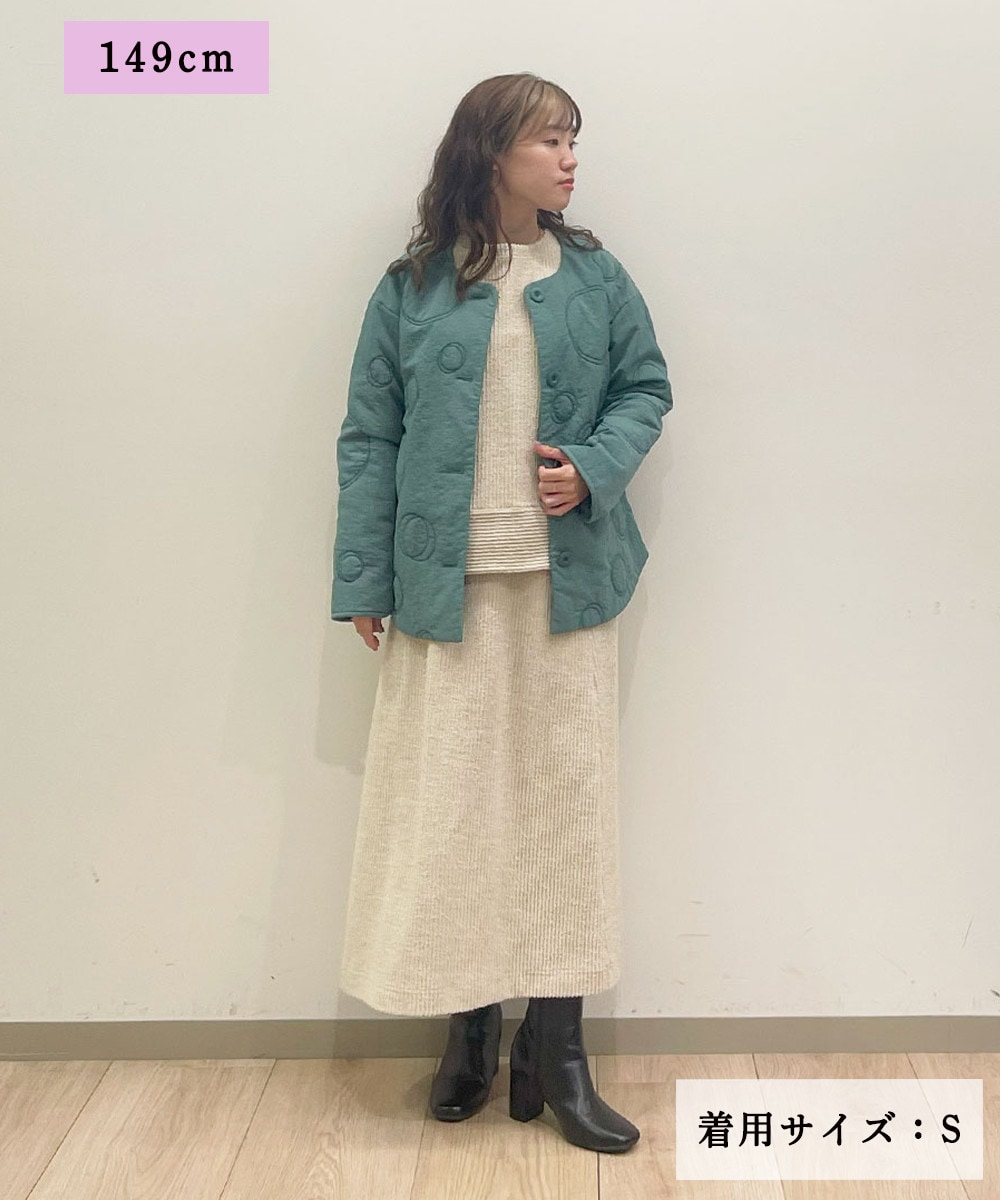 軽くてさっと羽織れるノーカラージャケット