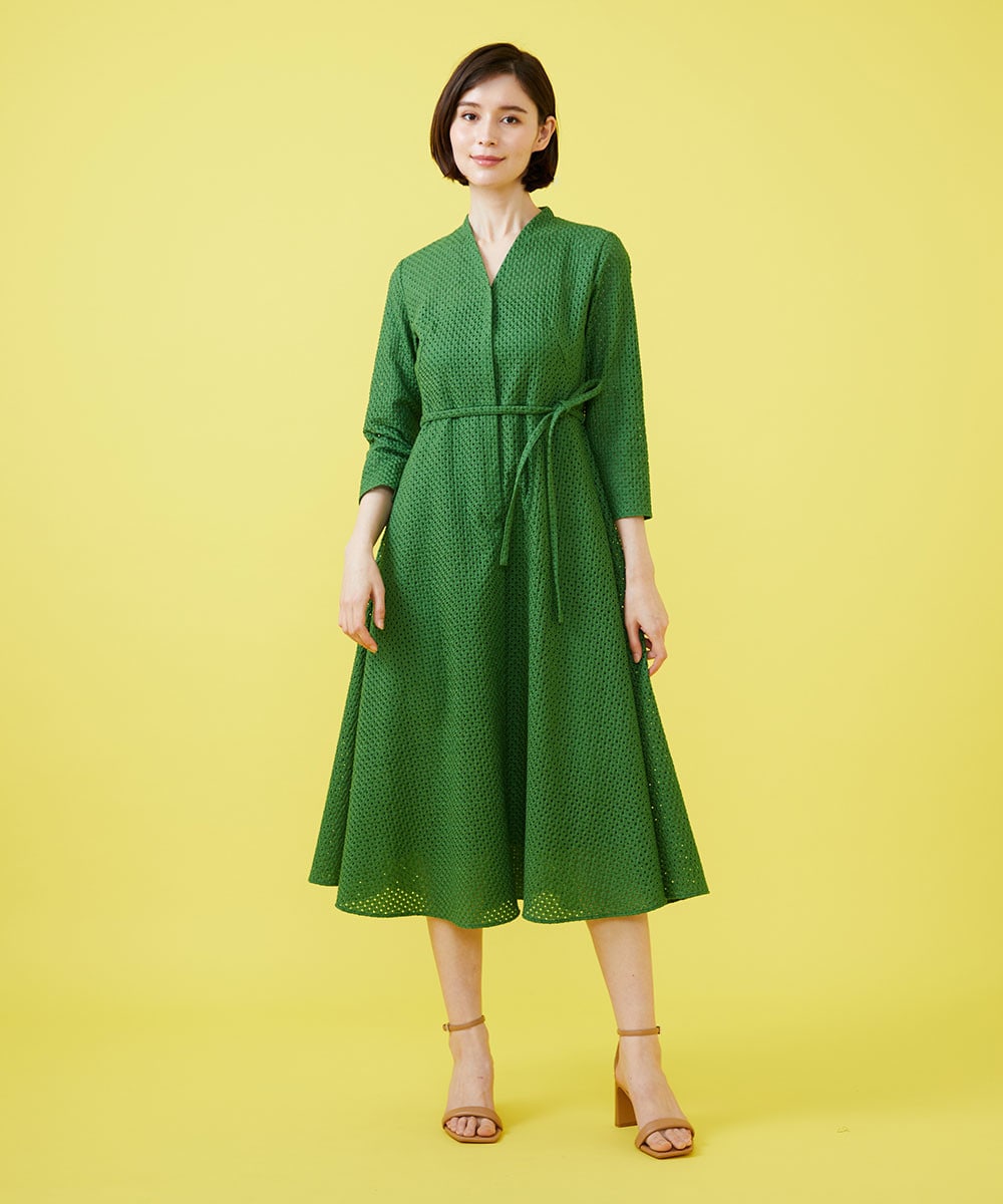 アイレットレースドレス