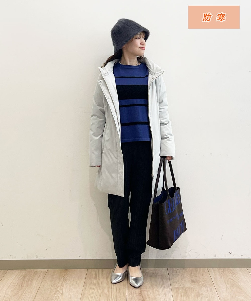 マットな表面感で女性らしく上品な一着