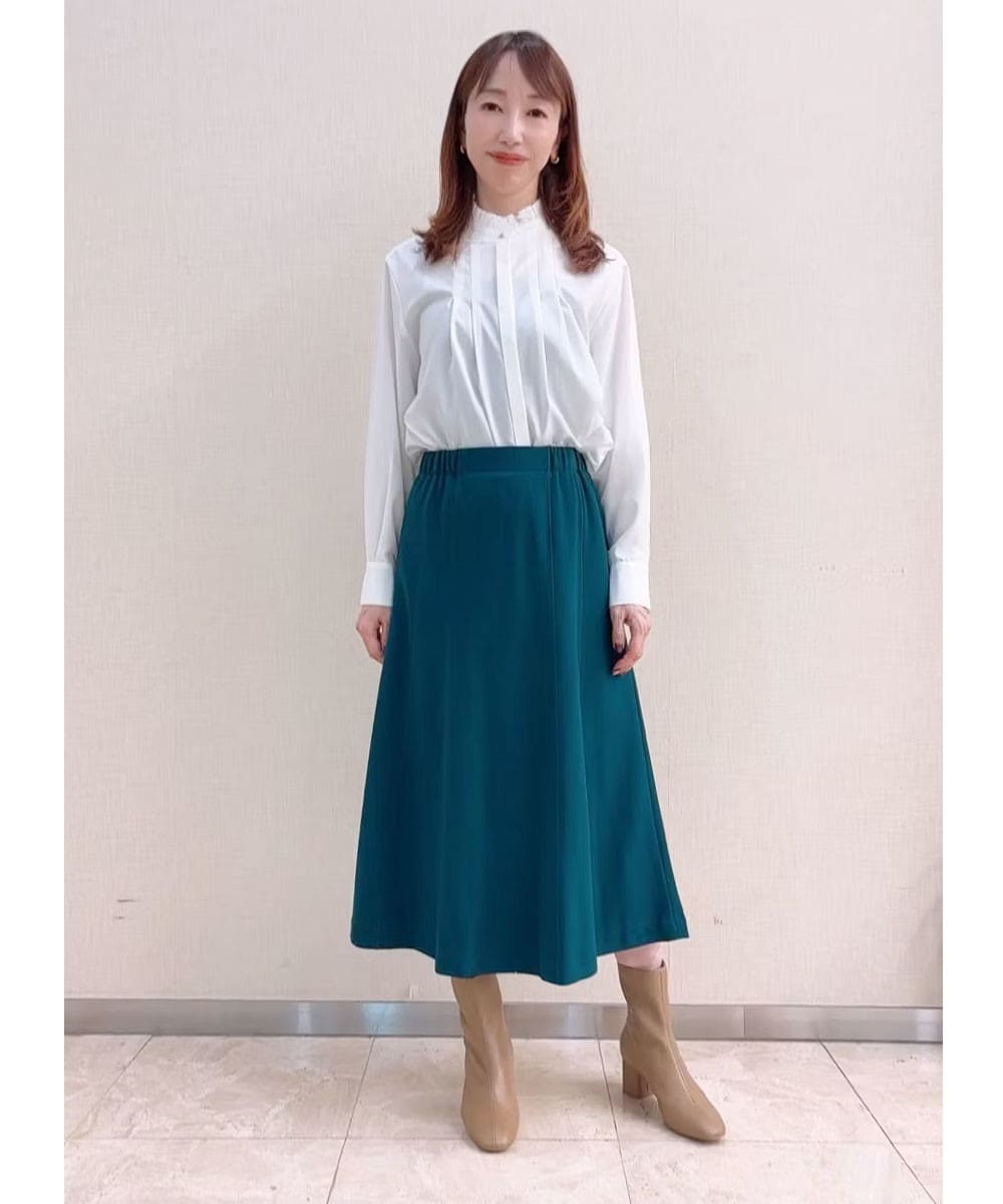 羽織るだけでサマになるポンチョジャケット