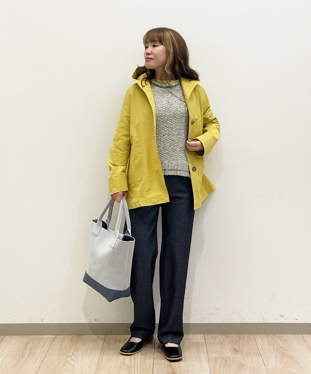 パッと目を引くスプリングコート