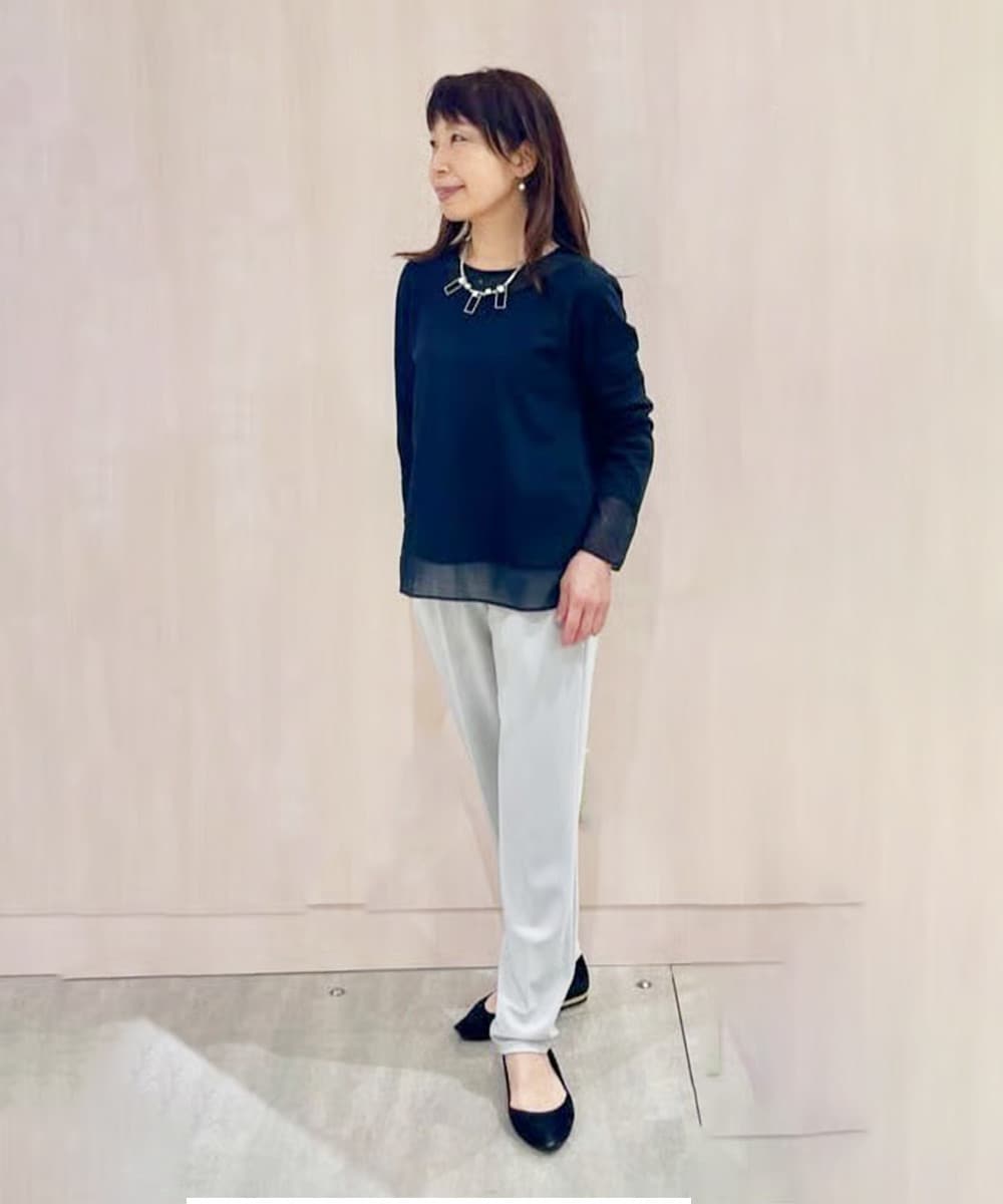 シンプルながらこなれた印象に