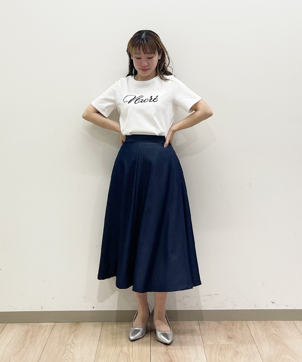 ビーズ刺繍がポイントの大人ロゴTシャツ
