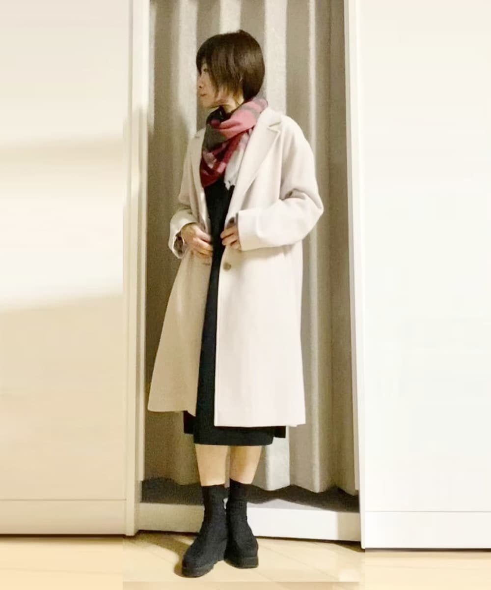 女性らしい雰囲気のあるナチュラルコーデ