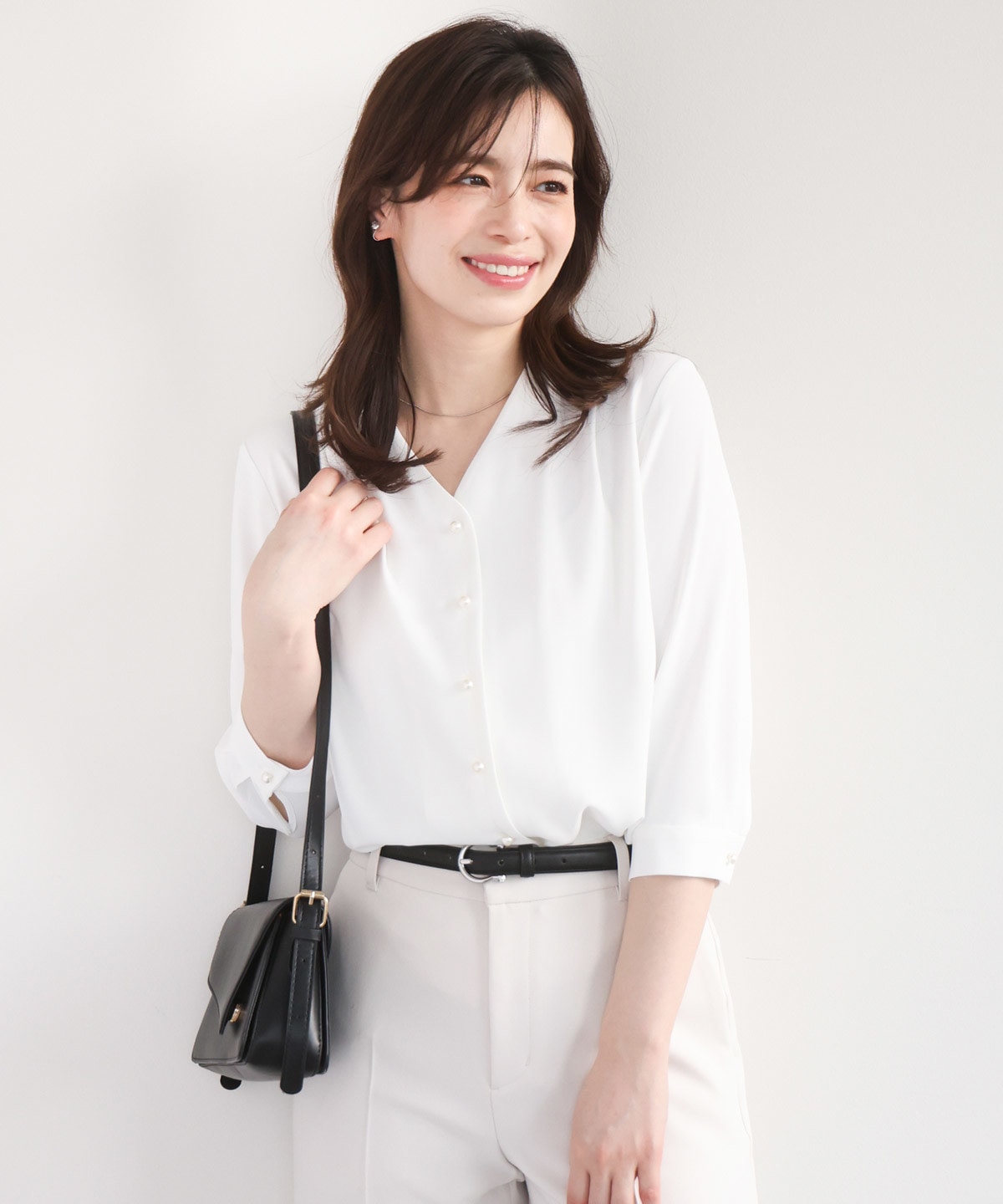 サテンジョーゼットVネックブラウス/接触冷感/UVカット/洗える/WEB限定サイズあり