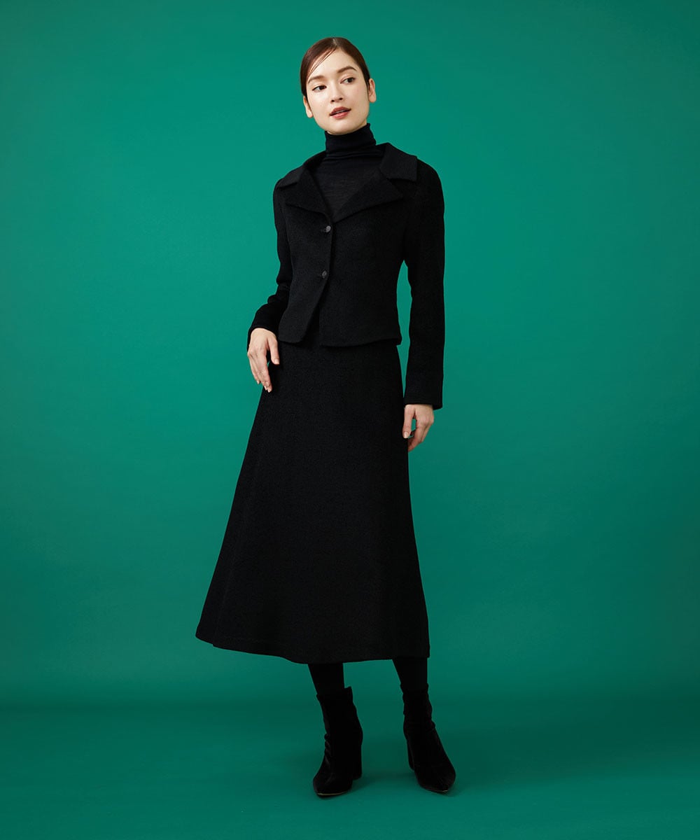 Black skirt suit style