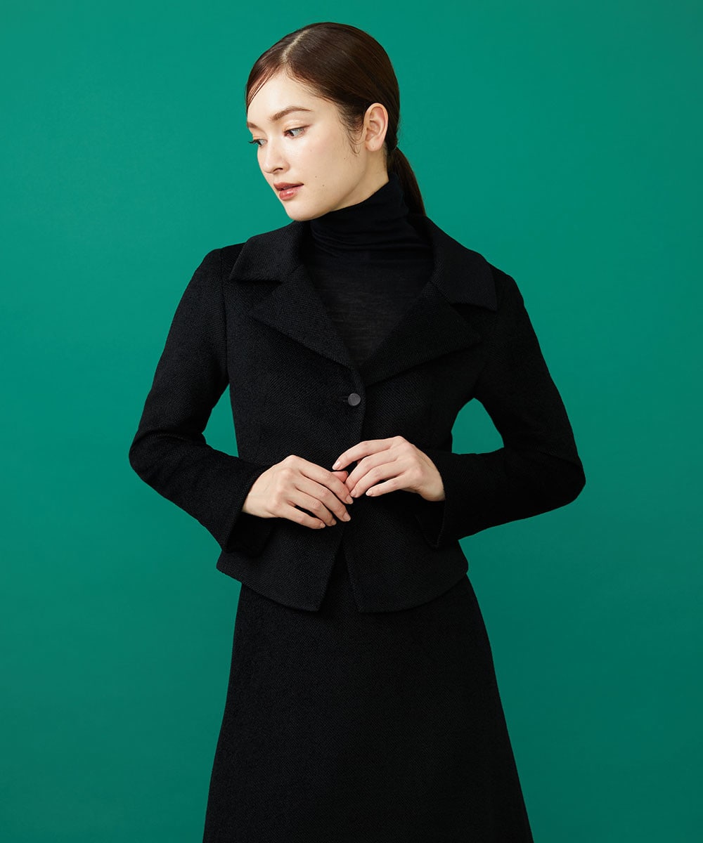 Black skirt suit style