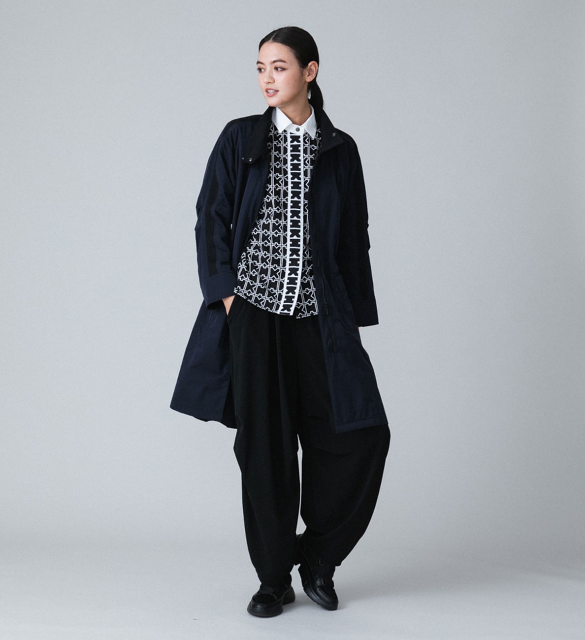 【洗濯機で洗える】ジョイントニットデザインタフタコート
Color：Navy