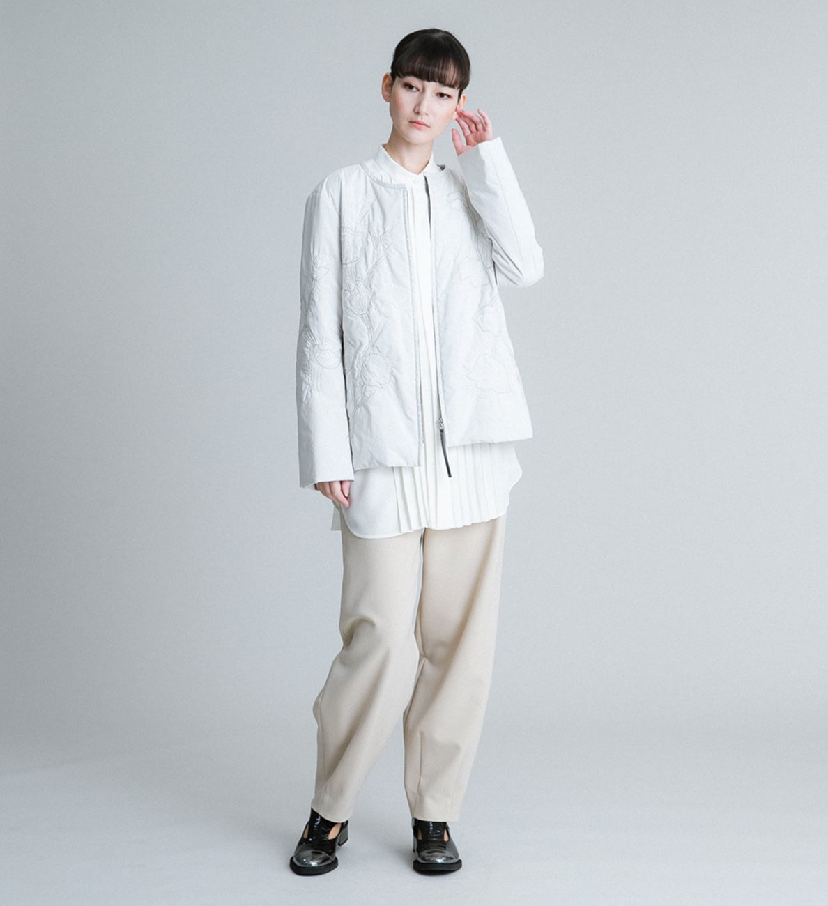 ラメプリーツチュニックブラウス
Color：Ivory