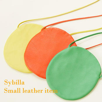 Sybilla Small leather item