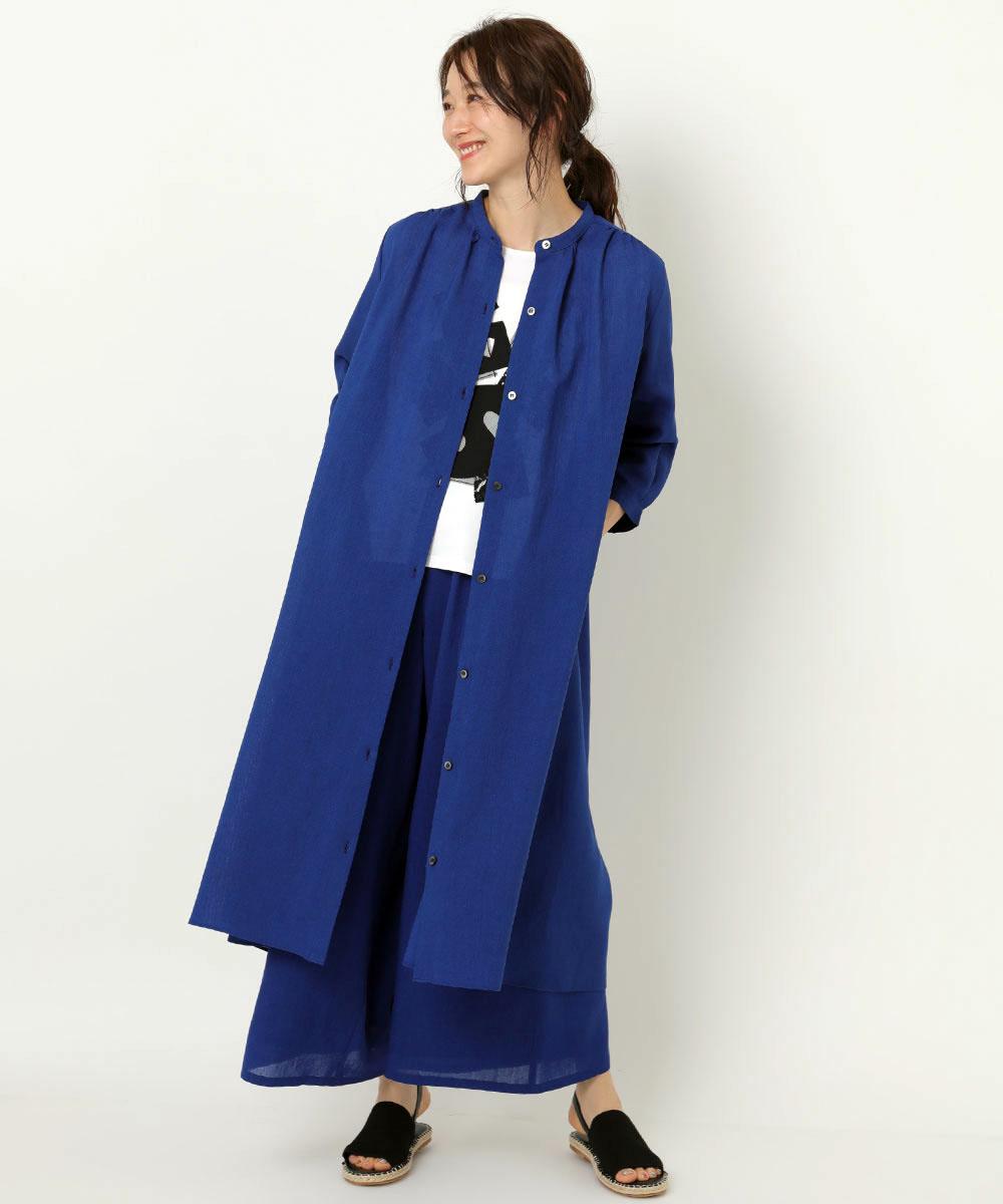 目の覚めるようなロイヤルブルーが印象づける自由なマインドで楽しむセットアップスタイル イトキンオンラインストア