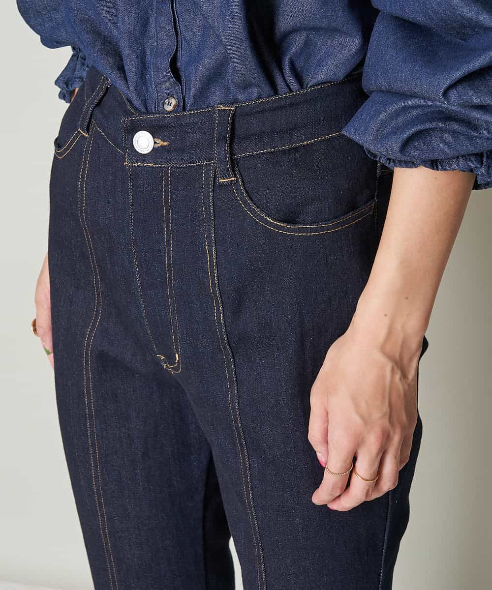 A1LJM03054 A de a.v.v センタースリットデニムフレアパンツ ブラック
