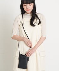 A75HS05022 A de a.v.v ポケット付きミニショルダーバッグ ブラック