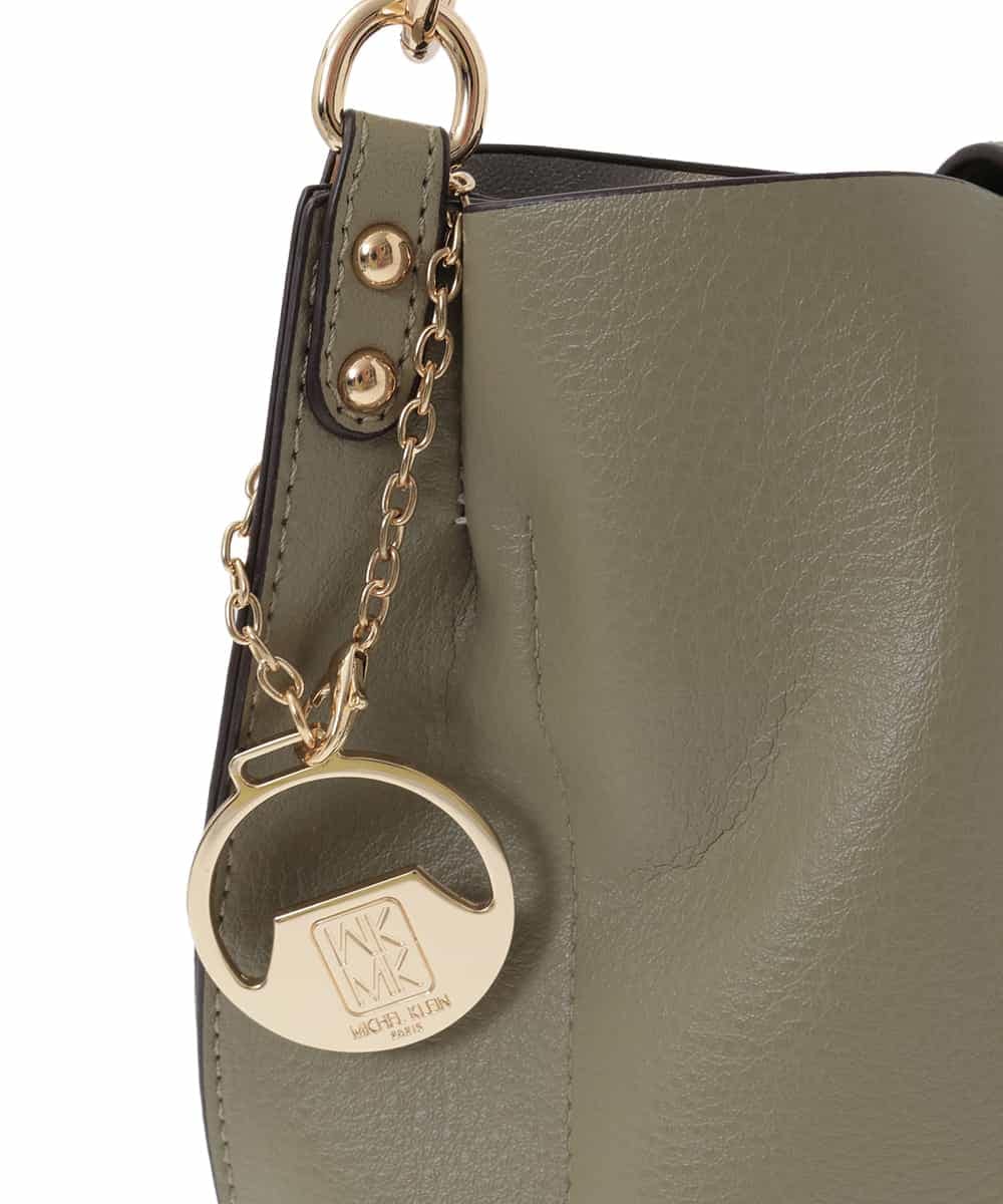 BJCAA10150 MK MICHEL KLEIN BAG(MK ミッシェルクラン バッグ) [2WAY/チャーム付き]メタルバックルデザインハンドバッグ カーキ