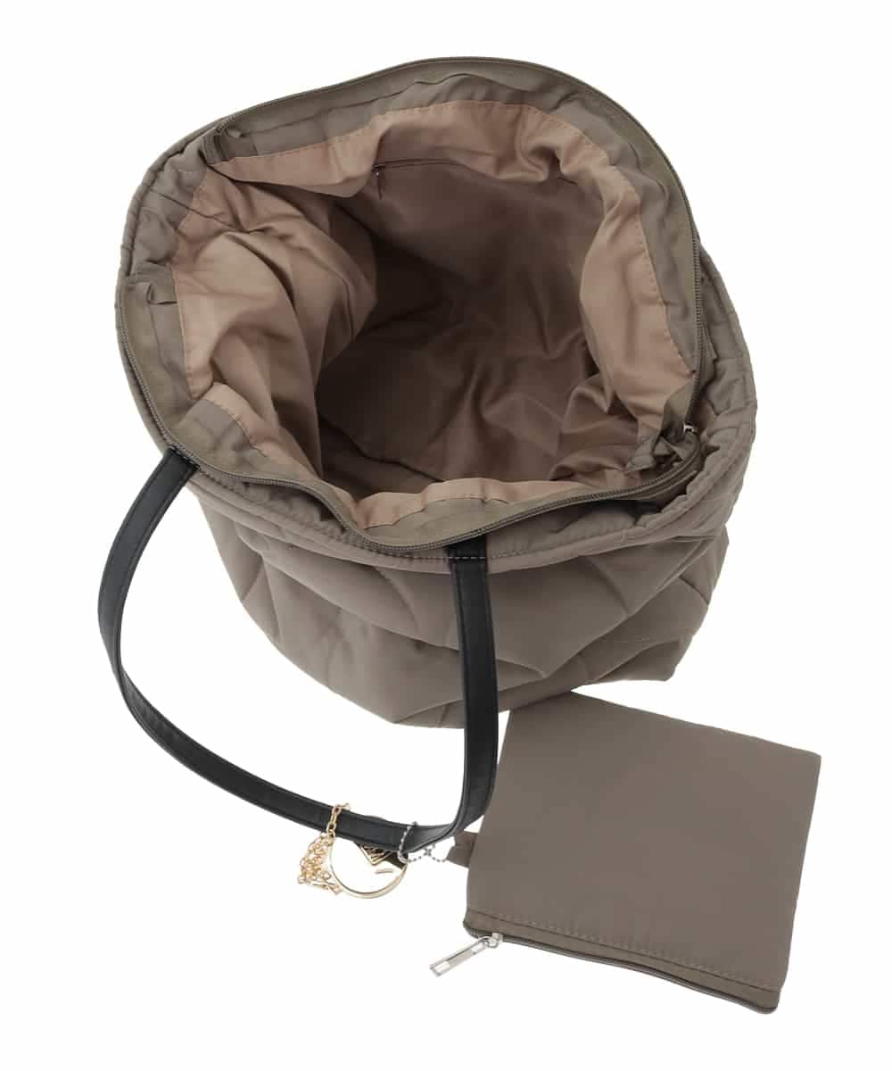 BJCAA11110 MK MICHEL KLEIN BAG(MK ミッシェルクラン バッグ) [ポーチ・チャーム付き/A4収納可]キルティングスクエアトートバッグ グレー