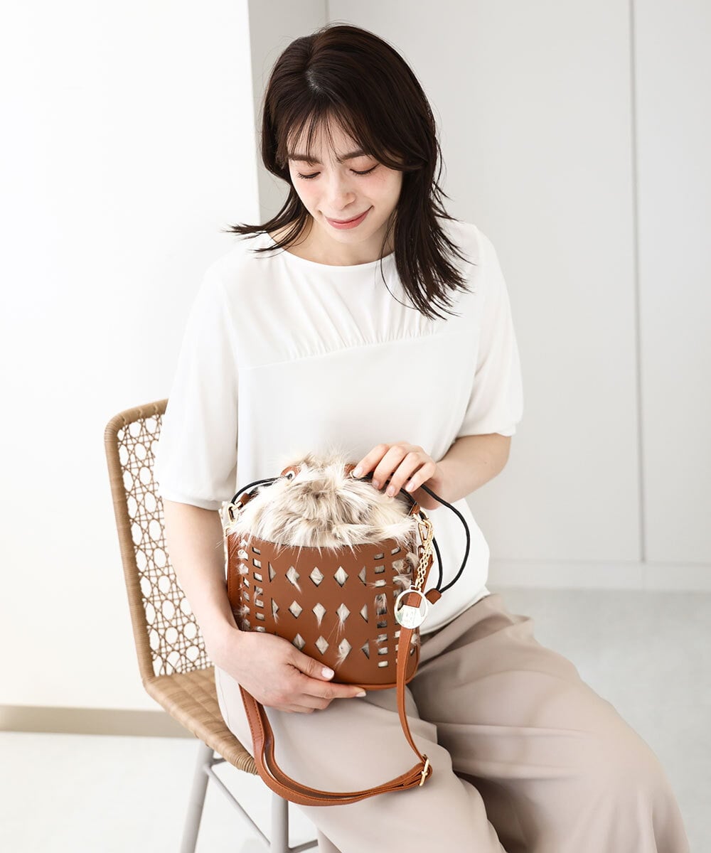 BJCAA16160 MK MICHEL KLEIN BAG(MK ミッシェルクラン バッグ) [2WAY]ファー巾着パンチングショルダーバッグ ベージュ