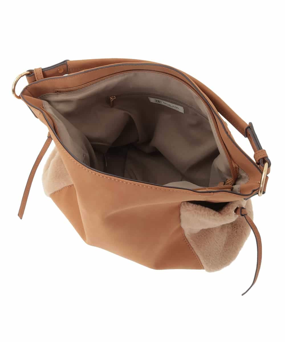 BJCAP03130 MK MICHEL KLEIN BAG(MK ミッシェルクラン バッグ) [抗菌/A4収納可]ファーポケットデザインショルダーバッグ ブラック