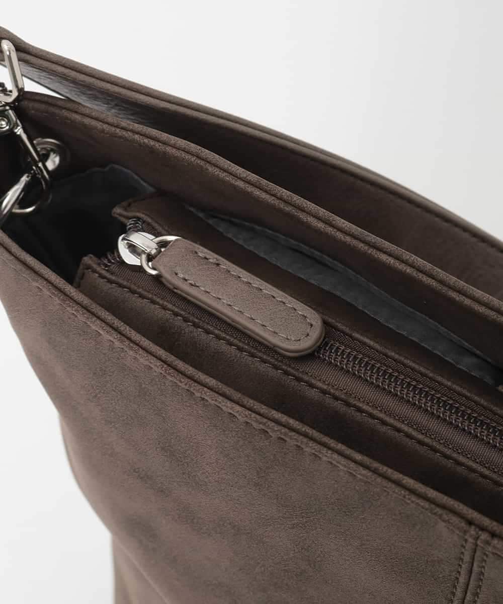 BKCAG09160 MK MICHEL KLEIN BAG(MK ミッシェルクラン バッグ) [2WAY]スエード風メタルタグアクセントショルダーバッグ ブラウン
