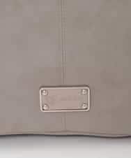BKCAG09160 MK MICHEL KLEIN BAG(MK ミッシェルクラン バッグ) [2WAY]スエード風メタルタグアクセントショルダーバッグ ブラウン