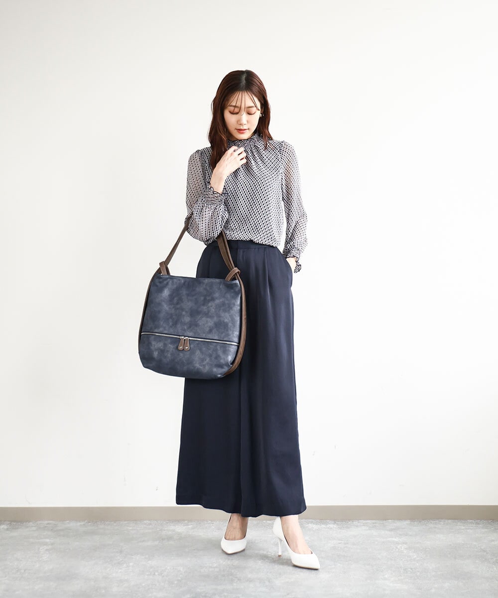 BKCGA05165 MK MICHEL KLEIN BAG(MK ミッシェルクラン バッグ) [2WAY/A4サイズ対応]シルバーラメアクセント変形トートバッグ ブルー