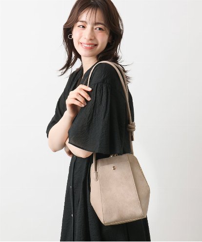 BKCGB83120 MK MICHEL KLEIN BAG コクーンシルエットデザインバッグ