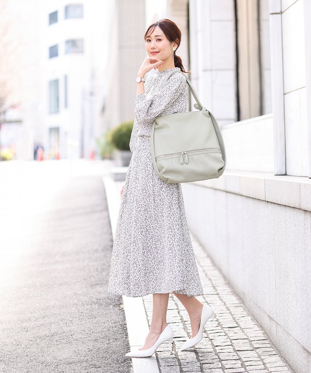 BKCGV26160 MK MICHEL KLEIN BAG(MK ミッシェルクラン バッグ) [2WAY/A4サイズ対応]パンチングデザイン変形トートバッグ ネイビー