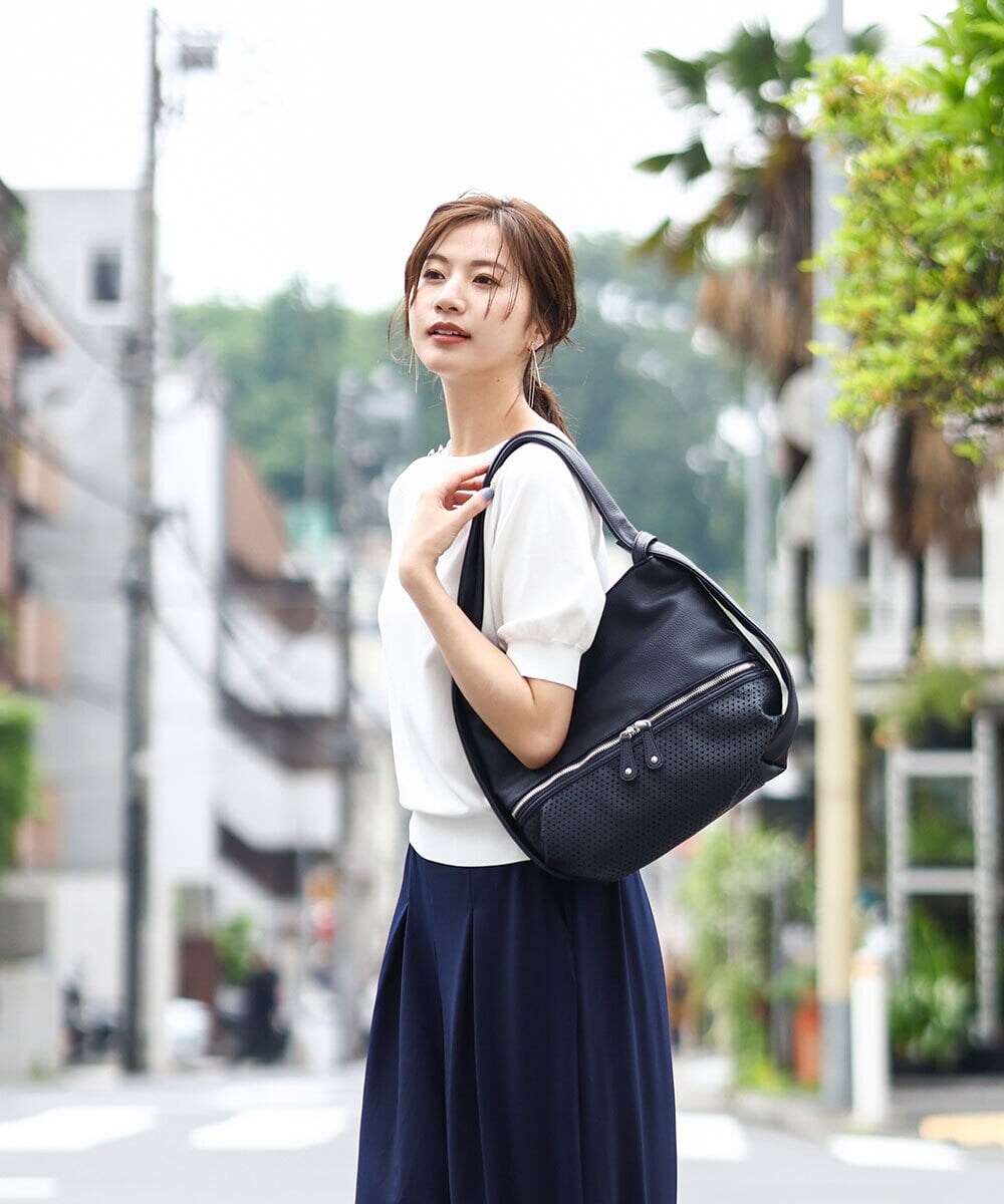 2WAY/人気の定番BAG]スライドショルダーパンチングデザインミニバッグ  