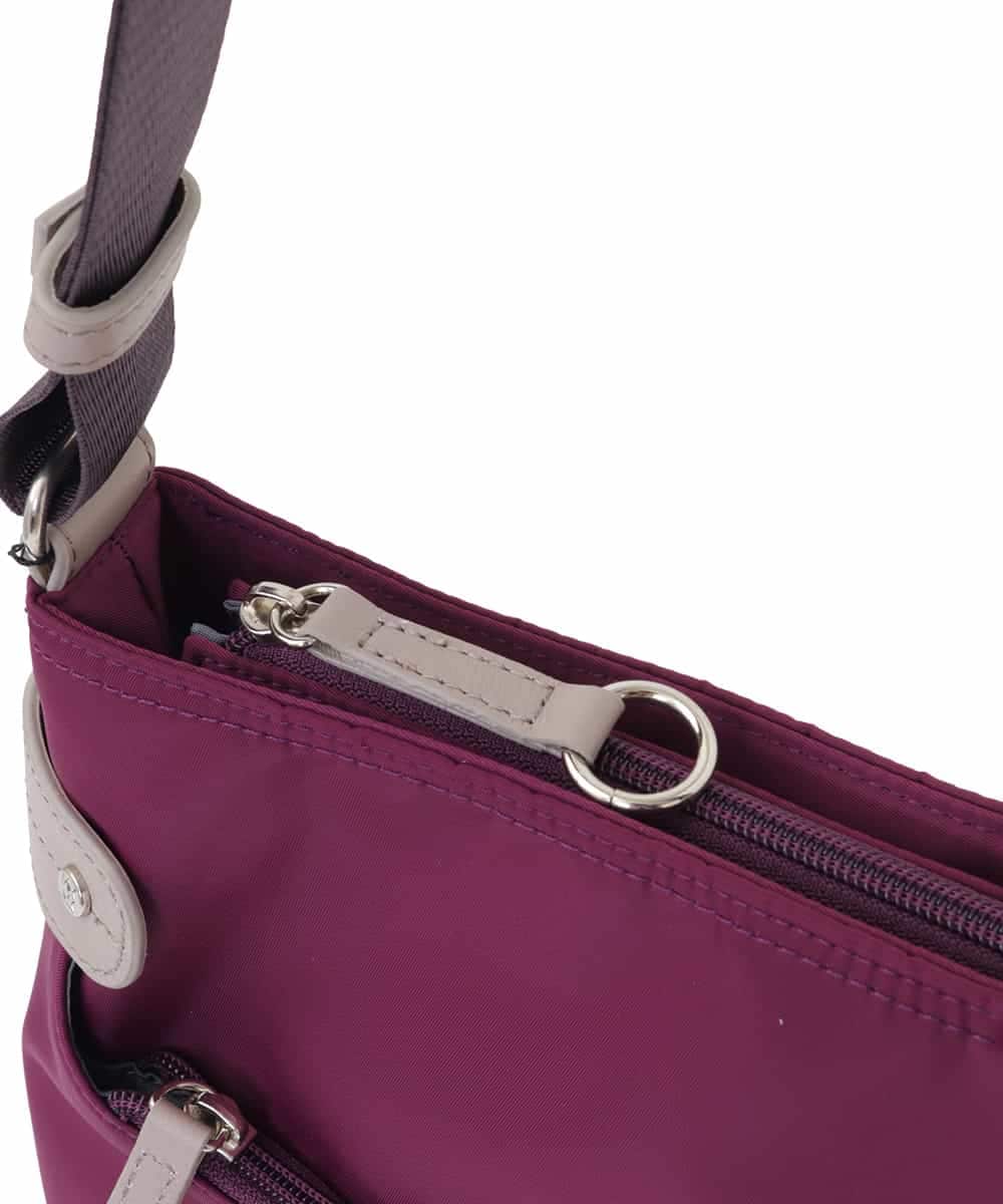 BKRAA90140 MK MICHEL KLEIN BAG(MK ミッシェルクラン バッグ) [撥水/500g以下の軽量]アクセントレザースクエアショルダーバッグ パープル×ベージュ