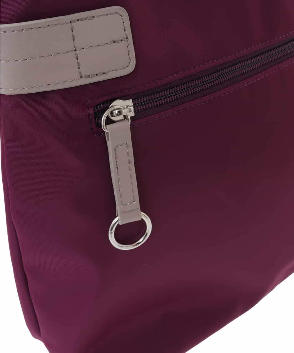 BKRAA90140 MK MICHEL KLEIN BAG(MK ミッシェルクラン バッグ) [撥水/500g以下の軽量]アクセントレザースクエアショルダーバッグ パープル×ベージュ