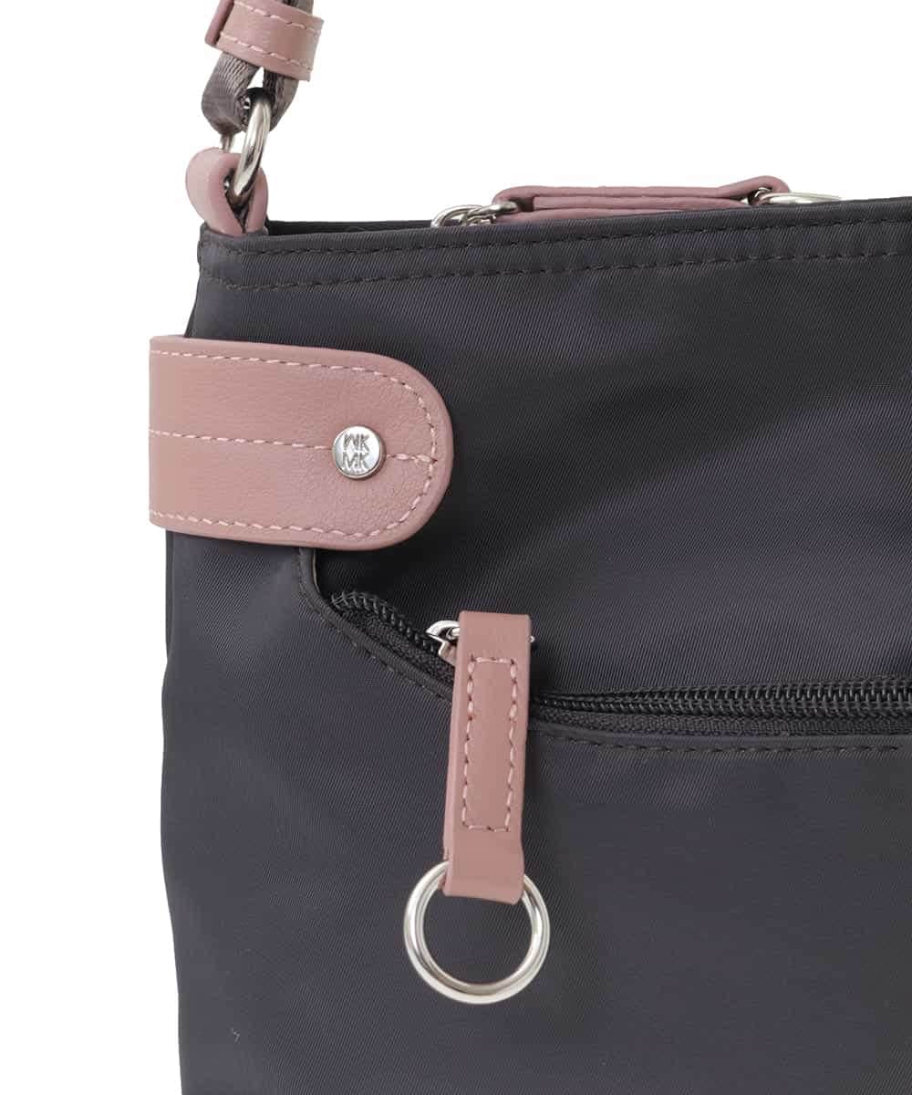 BKRAA91135 MK MICHEL KLEIN BAG(MK ミッシェルクラン バッグ) [撥水/500g以下の軽量]アクセントレザーコンパクトショルダーバッグ パープル×ベージュ