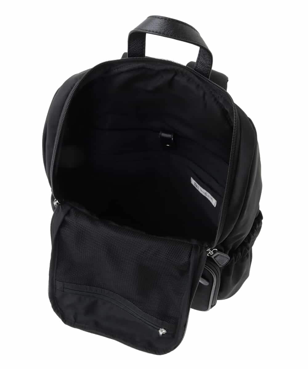 BKRAA96170 MK MICHEL KLEIN BAG(MK ミッシェルクラン バッグ) [撥水加工]スクエアデザインバックパック ブラウン×ピンク