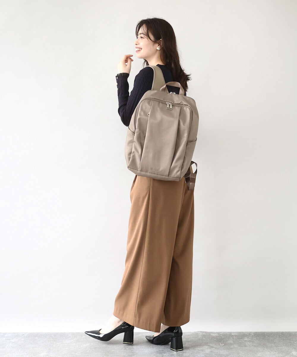 BKRAD03170 MK MICHEL KLEIN BAG(MK ミッシェルクラン バッグ) [撥水/A4収納可]フロントタックデザインリュック グレー