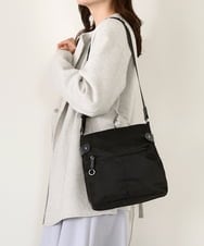 BKRAD90150 MK MICHEL KLEIN BAG(MK ミッシェルクラン バッグ) [500g以下の軽量]アクセントレザースクエアショルダーバッグ ブラック×ネイビー