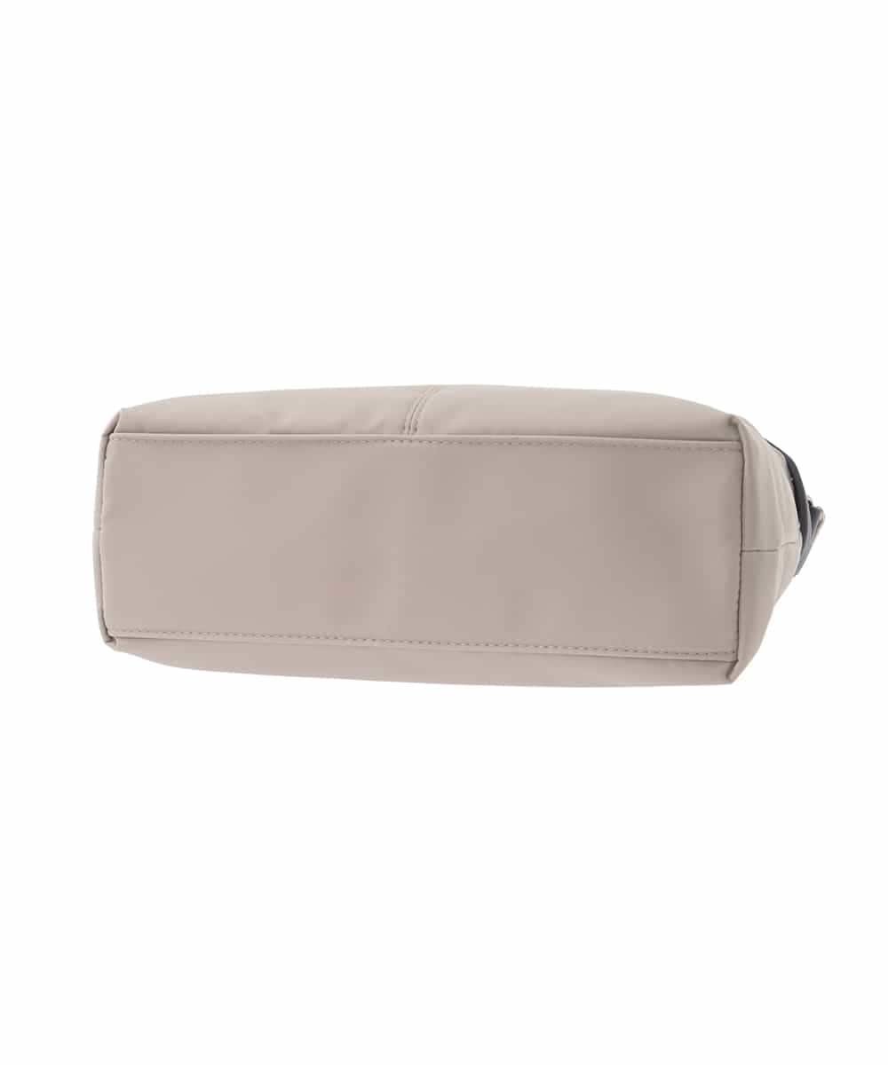 BKRAD90150 MK MICHEL KLEIN BAG(MK ミッシェルクラン バッグ) [撥水/500g以下の軽量]アクセントレザースクエアショルダーバッグ グレージュ×パープル