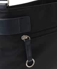 BKRAD91135 MK MICHEL KLEIN BAG(MK ミッシェルクラン バッグ) [撥水/500g以下の軽量]アクセントレザーコンパクトショルダーバッグ ブラック×ネイビー