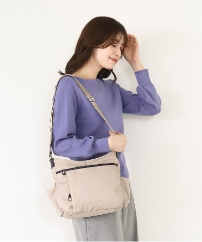 BKRAD94160 MK MICHEL KLEIN BAG [撥水/500g以下の軽量]アクセントレザーショルダーバッグ