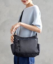 BKRAD94160 MK MICHEL KLEIN BAG(MK ミッシェルクラン バッグ) [500g以下の軽量]アクセントレザーショルダーバッグ ブラック×ネイビー