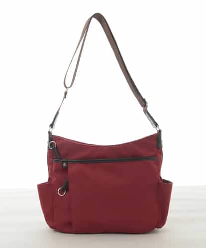 BKRAD94160 MK MICHEL KLEIN BAG [撥水/500g以下の軽量]アクセントレザーショルダーバッグ