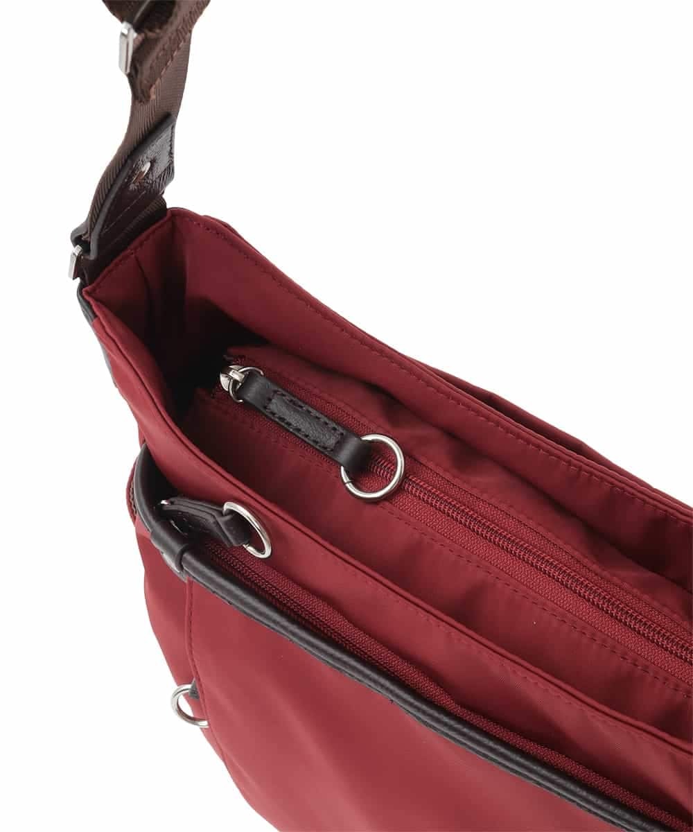 BKRAD94160 MK MICHEL KLEIN BAG(MK ミッシェルクラン バッグ) [撥水/500g以下の軽量]アクセントレザーショルダーバッグ レッド×ブラウン