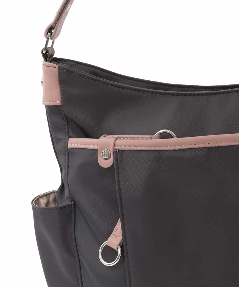 BKRAD94160 MK MICHEL KLEIN BAG(MK ミッシェルクラン バッグ) [撥水/500g以下の軽量]アクセントレザーショルダーバッグ レッド×ブラウン