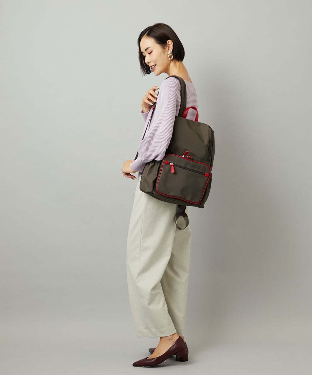 BKRAD96170 MK MICHEL KLEIN BAG(MK ミッシェルクラン バッグ) [撥水/A4収納可]スクエアデザインバックパック グレージュ×ベージュ