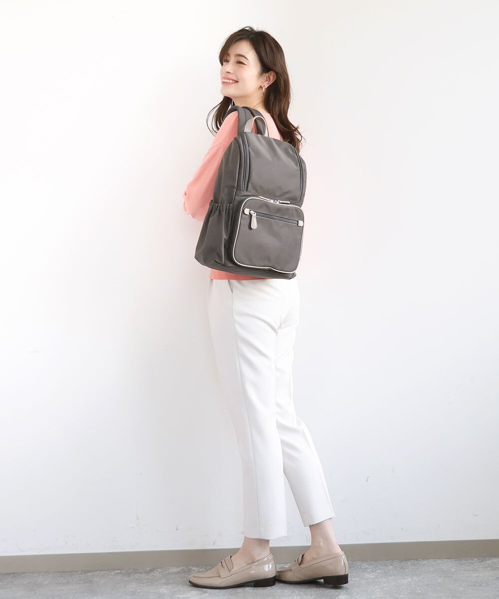 BKRAD96170 MK MICHEL KLEIN BAG(MK ミッシェルクラン バッグ) [撥水/A4収納可]スクエアデザインバックパック グレージュ×ベージュ