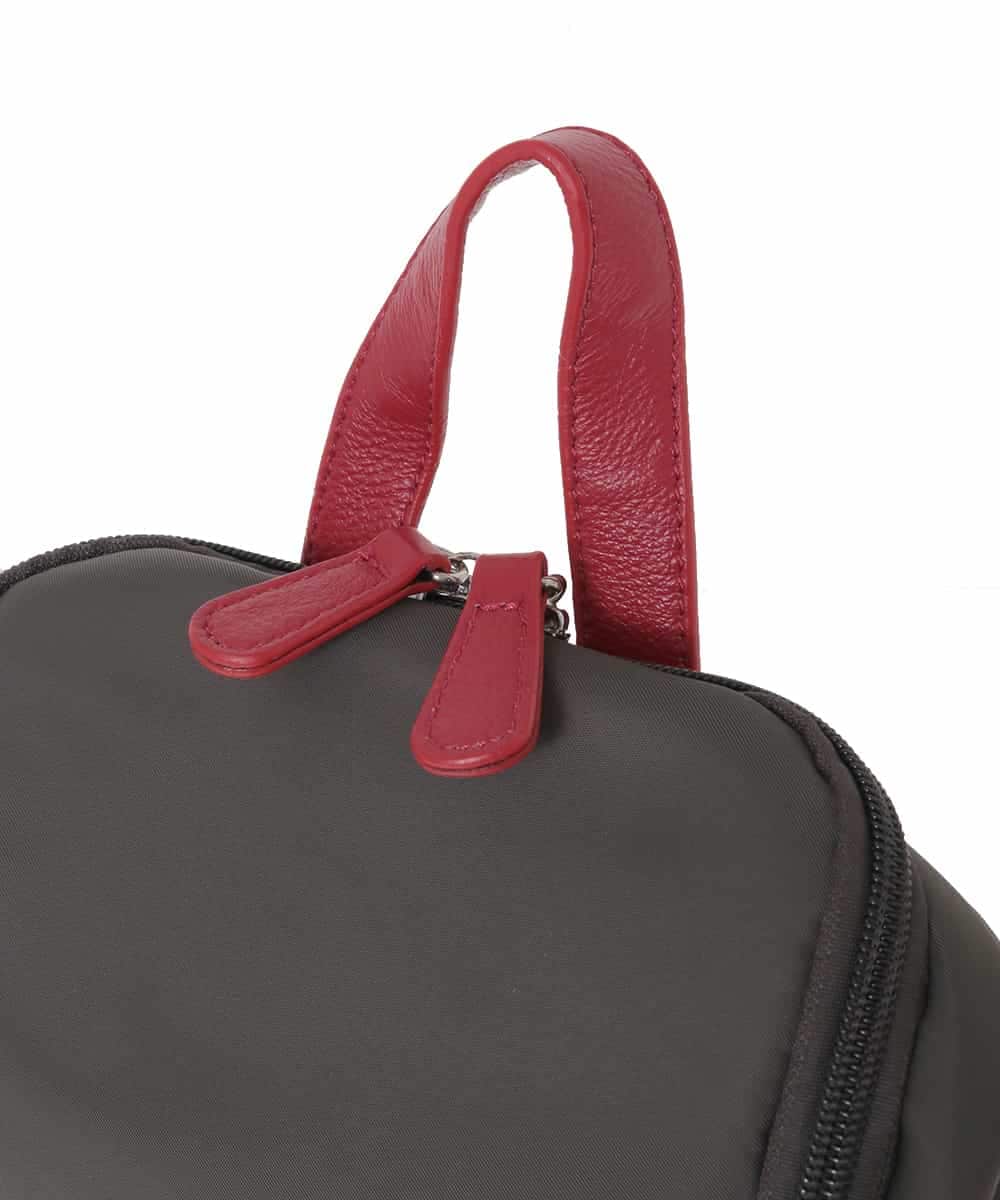 BKRAD97160 MK MICHEL KLEIN BAG(MK ミッシェルクラン バッグ) [撥水加工/軽量]スクエアデザインコンパクトリュック ブラウン×レッド