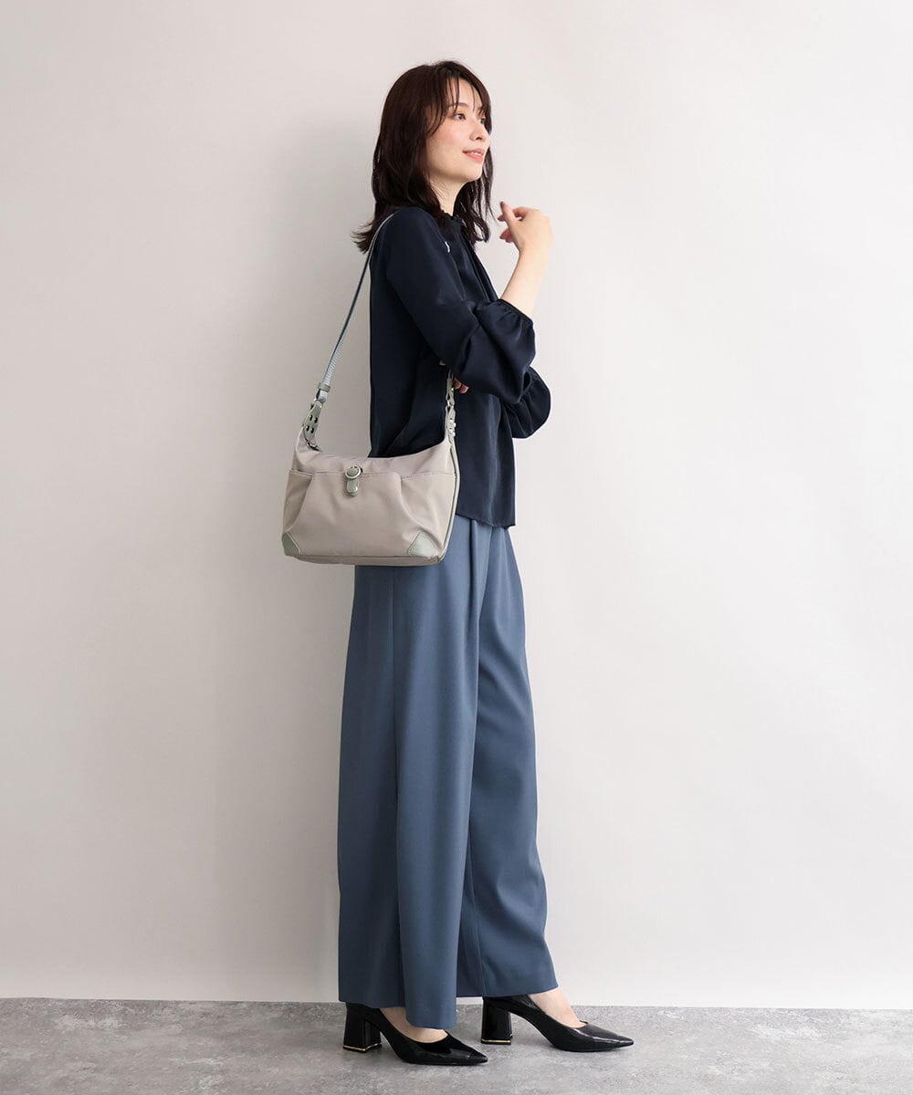 BKRAG81150 MK MICHEL KLEIN BAG(MK ミッシェルクラン バッグ) [撥水/軽量]レザーポイントナイロンショルダーバッグ ブラック×ネイビー
