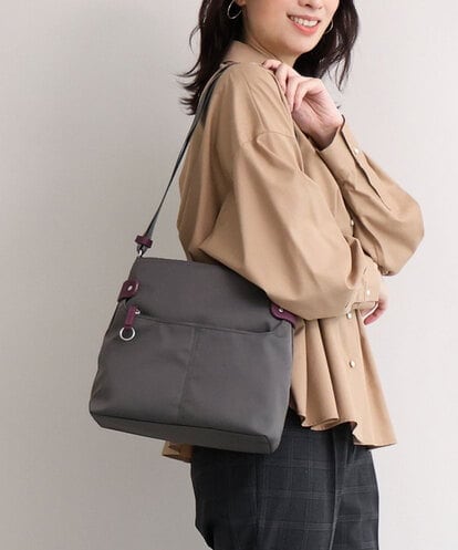 BKRAG90150 MK MICHEL KLEIN BAG [撥水/軽量]アクセントレザースクエアショルダーバッグ