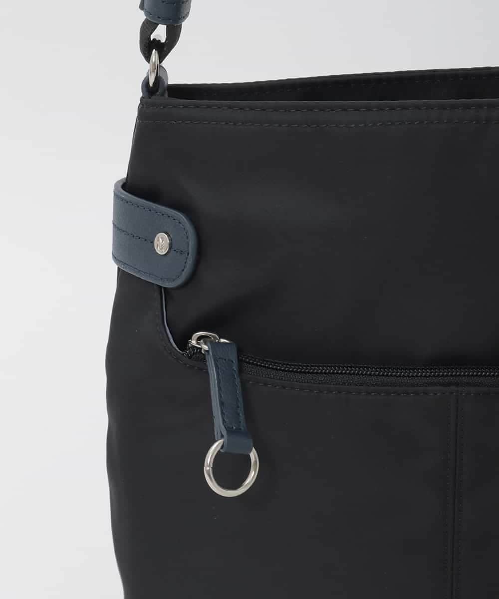 BKRAG90150 MK MICHEL KLEIN BAG(MK ミッシェルクラン バッグ) 【撥水/軽量】アクセントレザースクエアショルダーバッグ グレー