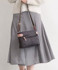 BKRAG91140 MK MICHEL KLEIN BAG(MK ミッシェルクラン バッグ) [撥水/軽量]アクセントレザーコンパクトショルダーバッグ ブラウン×ピンク