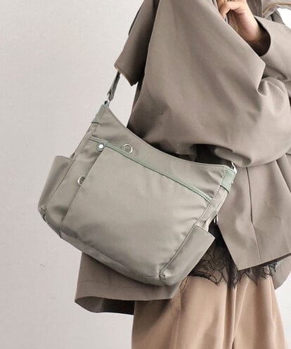 BKRAG94160 MK MICHEL KLEIN BAG [撥水/軽量]アクセントレザーショルダーバッグ