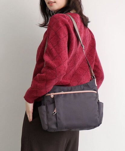 BKRAG94160 MK MICHEL KLEIN BAG [撥水/軽量]アクセントレザーショルダーバッグ